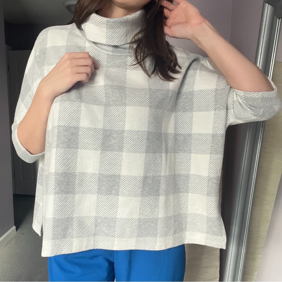 Forever New Plaid Sweater - Picture 3 of 5